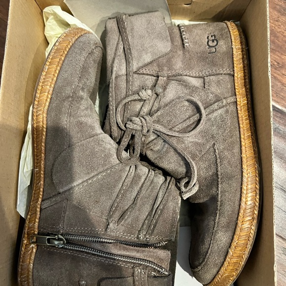 Ugg Reid bootie - Picture 1 of 5